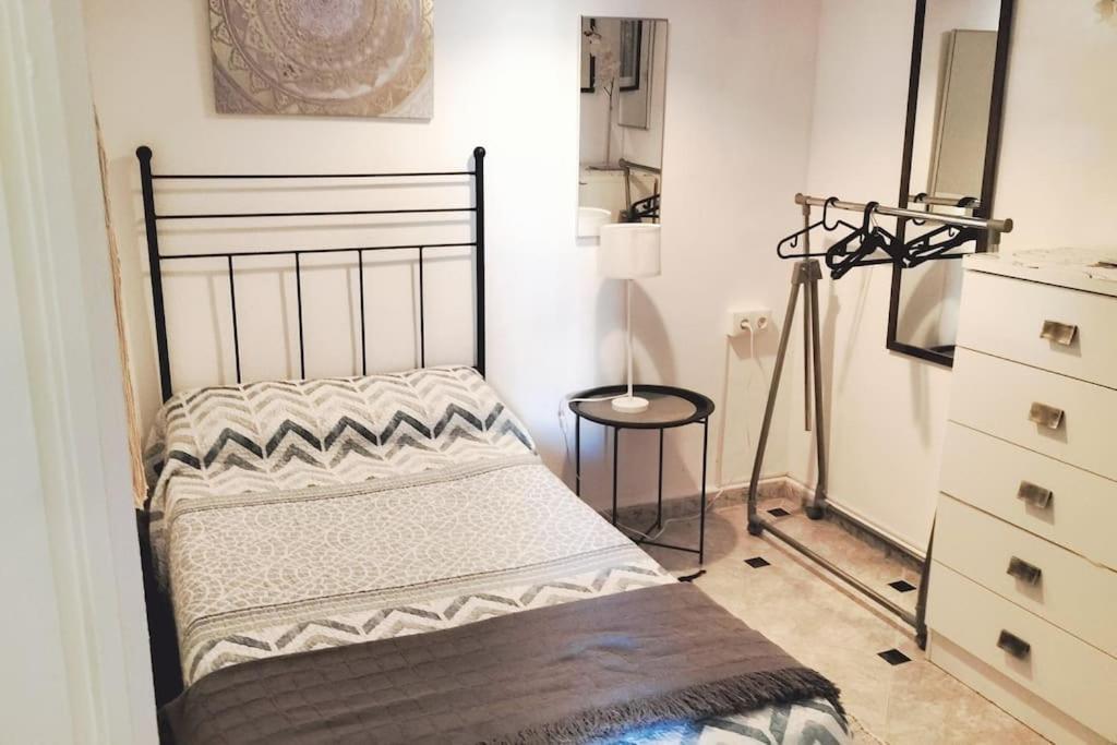 Bonito Apartamento De Dos Dormitorios En El Centro Y Calle San Miguel Torremolinos Exterior photo