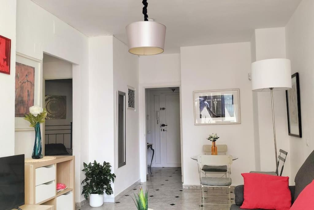 Bonito Apartamento De Dos Dormitorios En El Centro Y Calle San Miguel Torremolinos Exterior photo